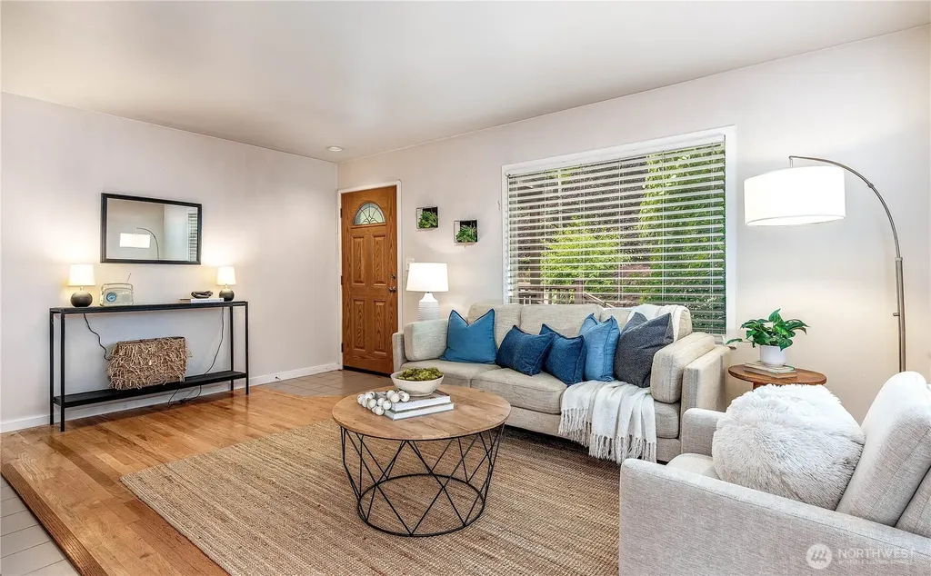 8447 35th Avenue SW Seattle WA 98126