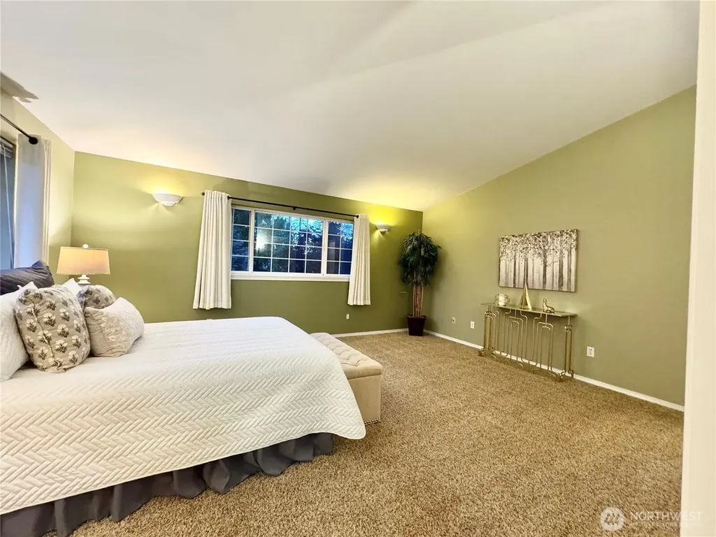 18319 Driftwood Drive E Lake Tapps WA 98391