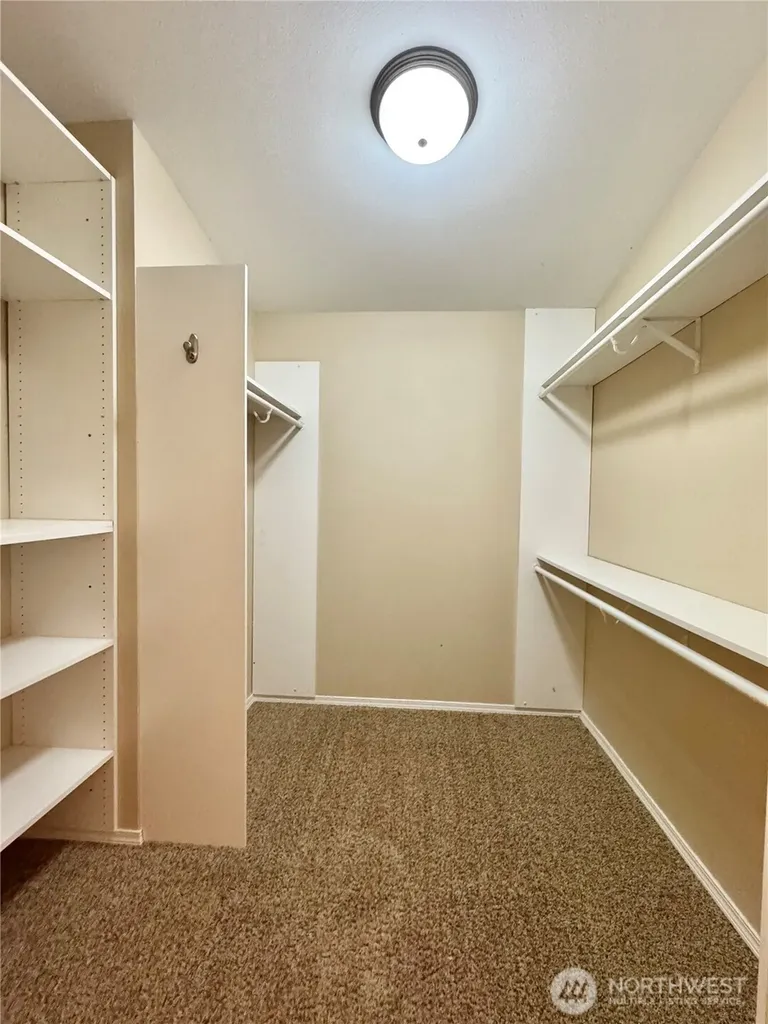 18319 Driftwood Drive E Lake Tapps WA 98391