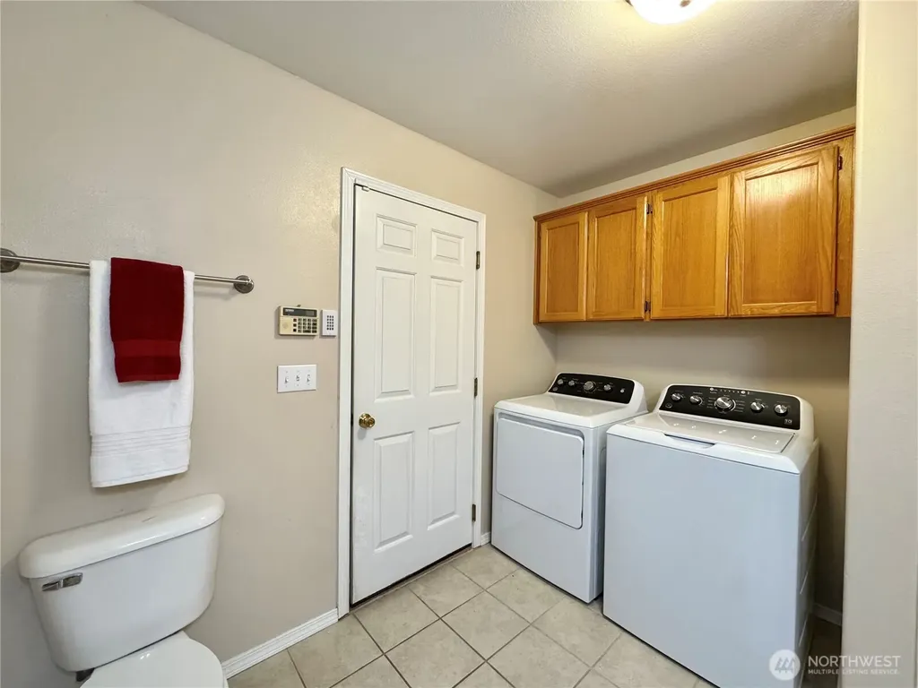 18319 Driftwood Drive E Lake Tapps WA 98391