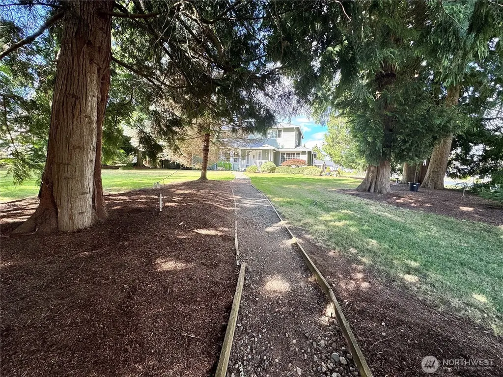 18319 Driftwood Drive E Lake Tapps WA 98391