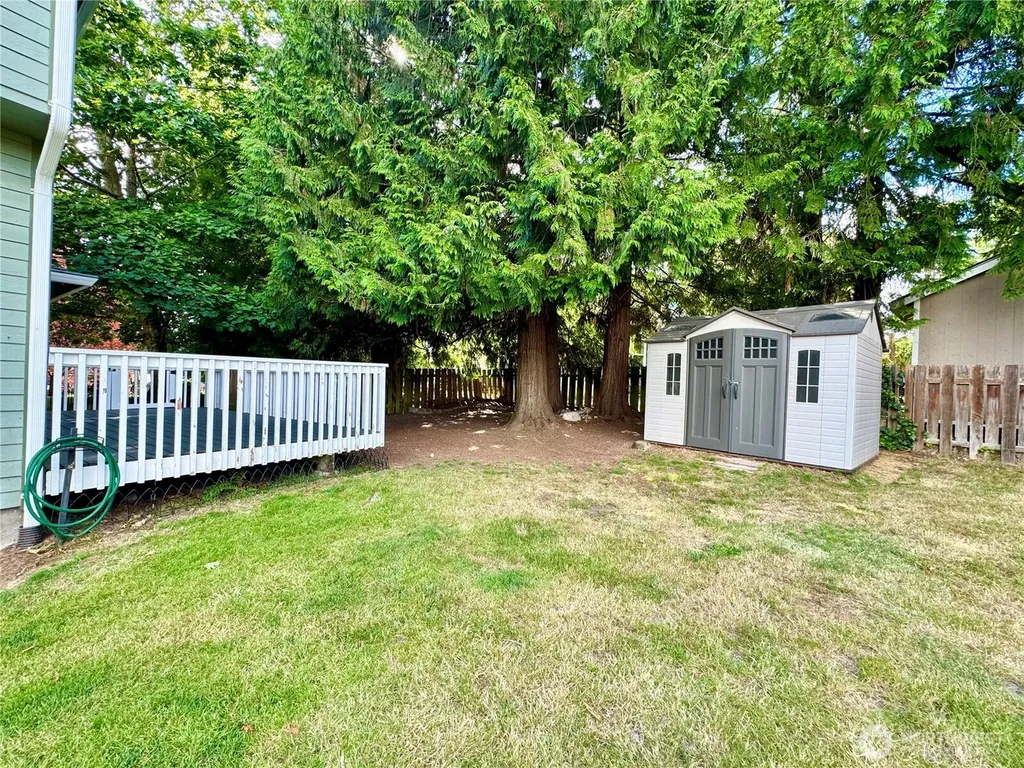 18319 Driftwood Drive E Lake Tapps WA 98391