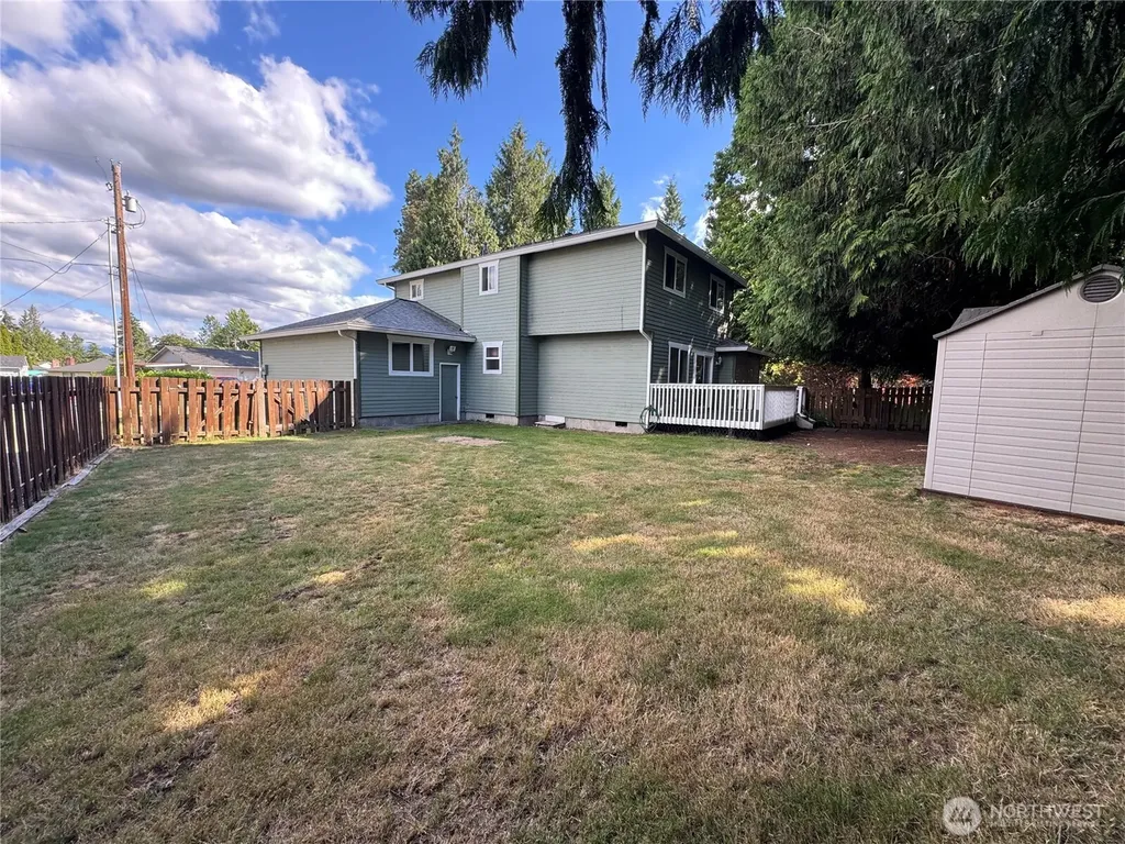 18319 Driftwood Drive E Lake Tapps WA 98391