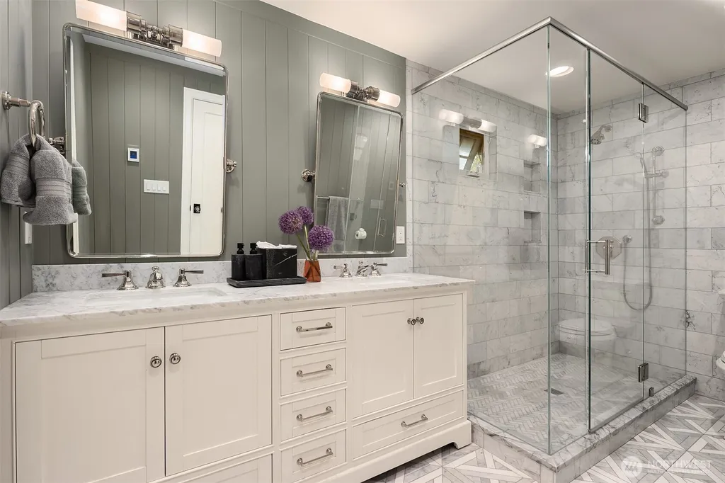 7306 Island Crest Way Mercer Island WA 98040