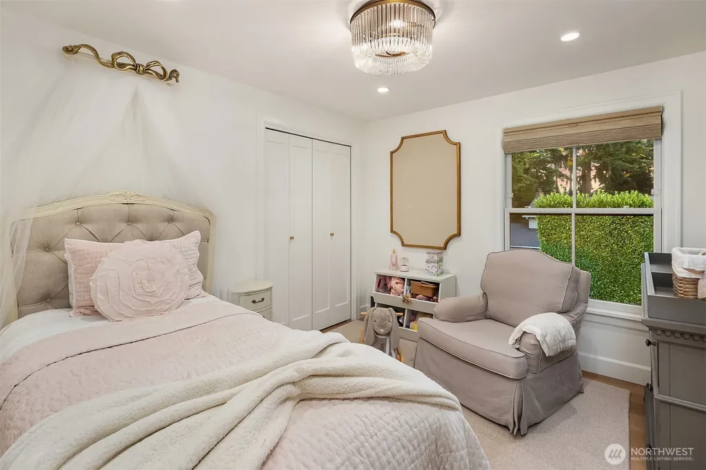 7306 Island Crest Way Mercer Island WA 98040