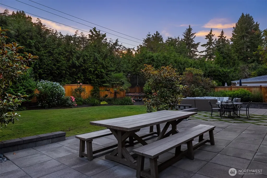 7306 Island Crest Way Mercer Island WA 98040