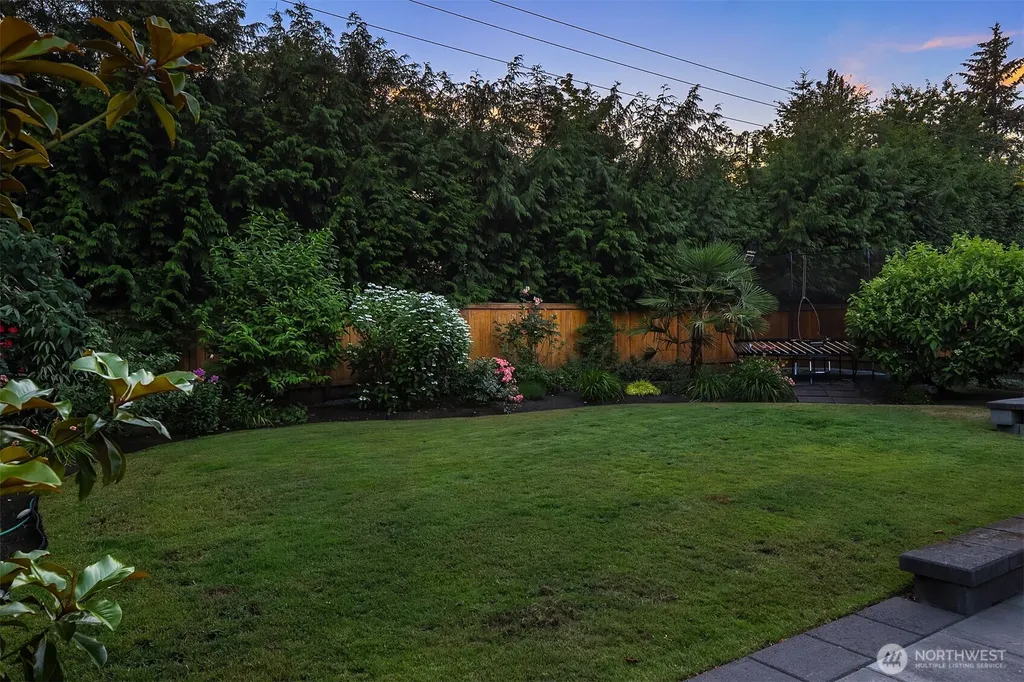 7306 Island Crest Way Mercer Island WA 98040