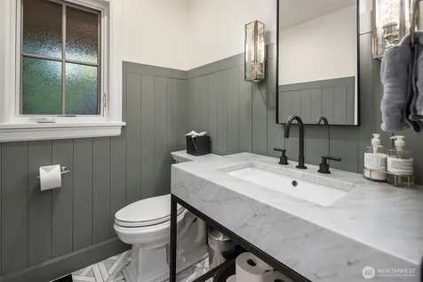 7306 Island Crest Way Mercer Island WA 98040
