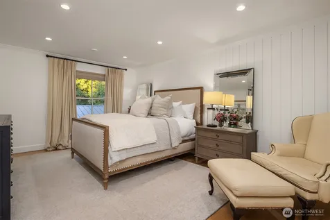 7306 Island Crest Way Mercer Island WA 98040