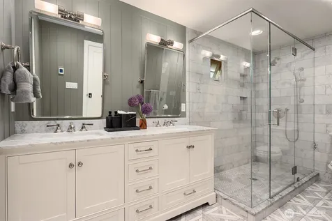 7306 Island Crest Way Mercer Island WA 98040