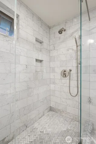 7306 Island Crest Way Mercer Island WA 98040