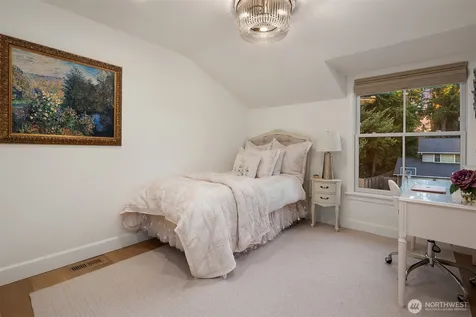 7306 Island Crest Way Mercer Island WA 98040