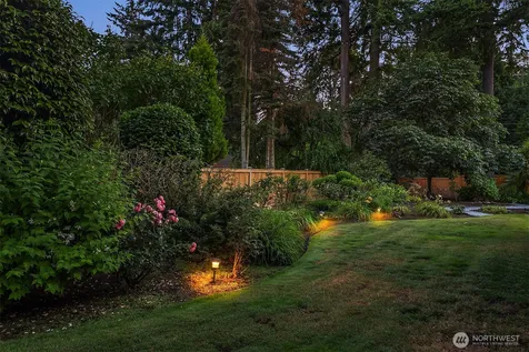7306 Island Crest Way Mercer Island WA 98040