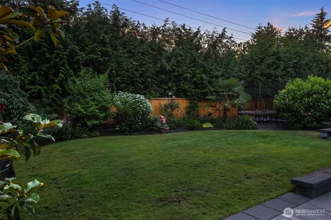 7306 Island Crest Way Mercer Island WA 98040
