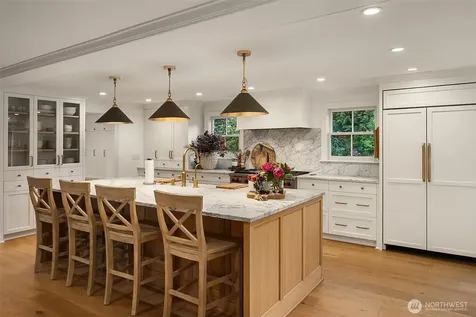 7306 Island Crest Way Mercer Island WA 98040