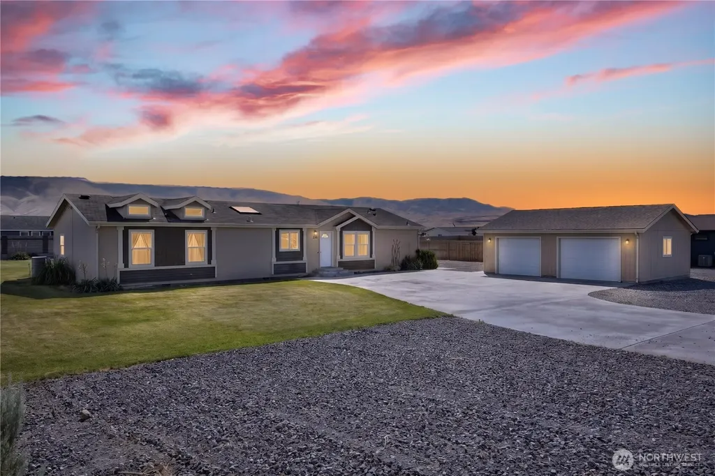 204 Davidson Boulevard SW Mattawa WA 99349