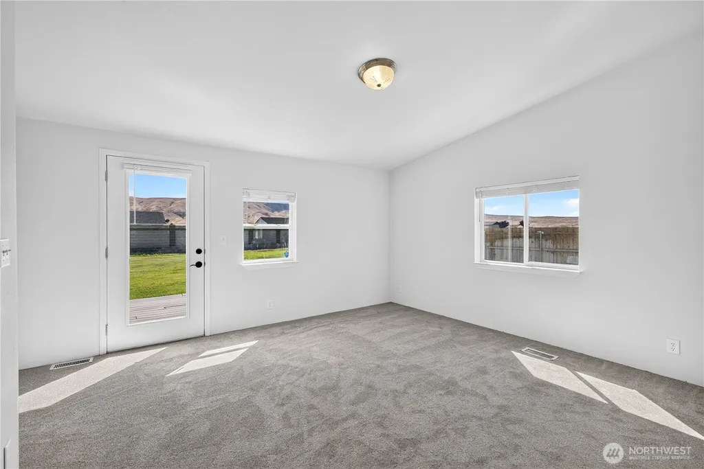 204 Davidson Boulevard SW Mattawa WA 99349