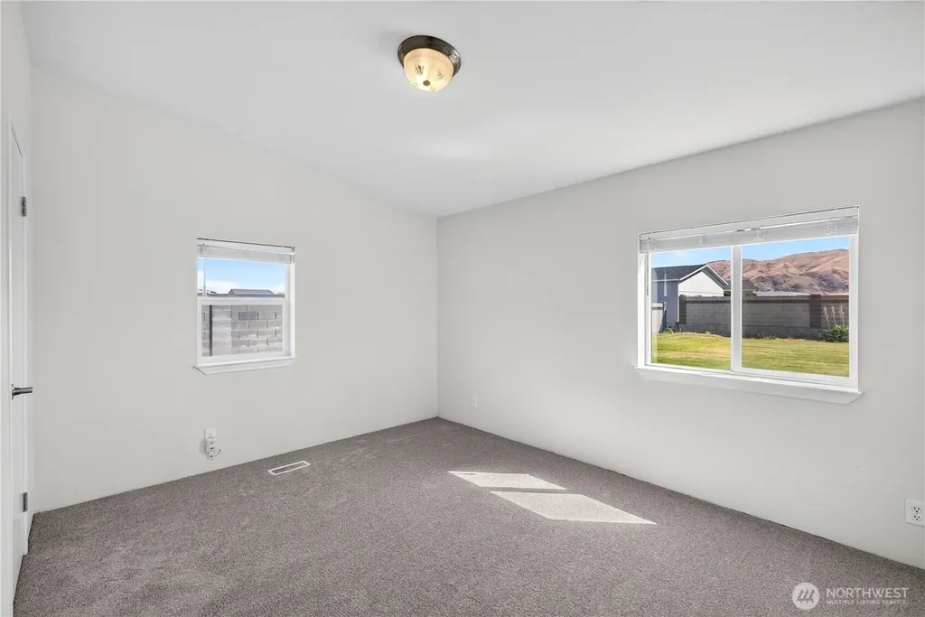 204 Davidson Boulevard SW Mattawa WA 99349
