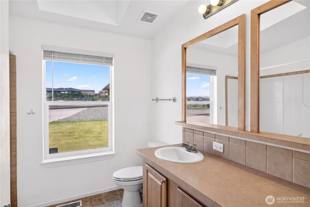 204 Davidson Boulevard SW Mattawa WA 99349