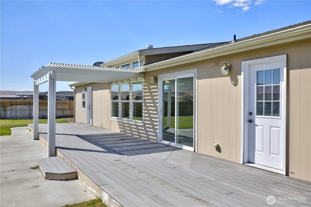 204 Davidson Boulevard SW Mattawa WA 99349