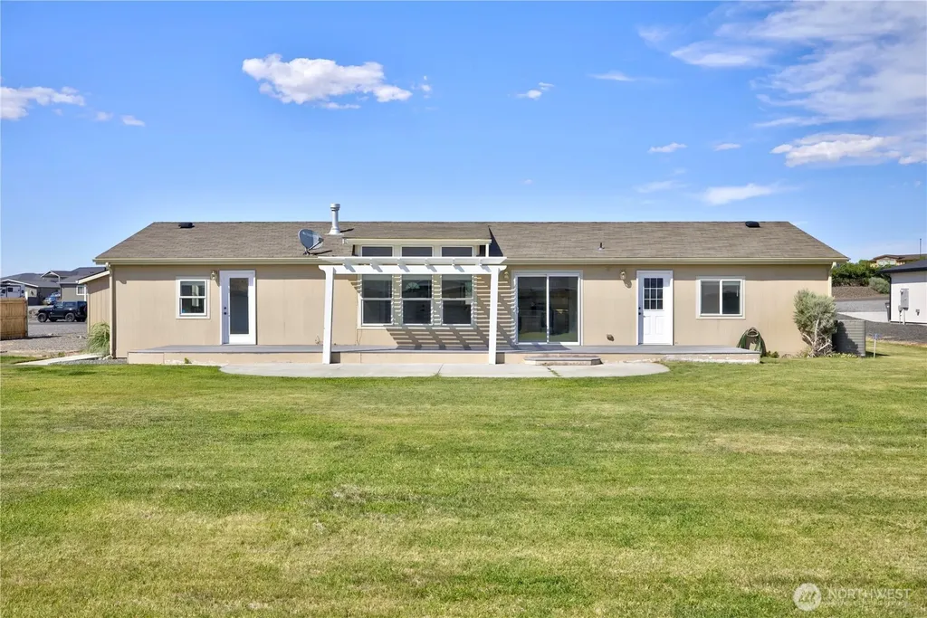 204 Davidson Boulevard SW Mattawa WA 99349