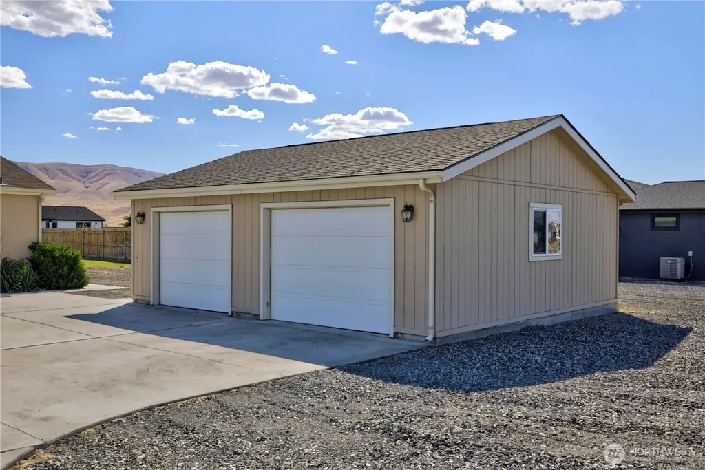 204 Davidson Boulevard SW Mattawa WA 99349