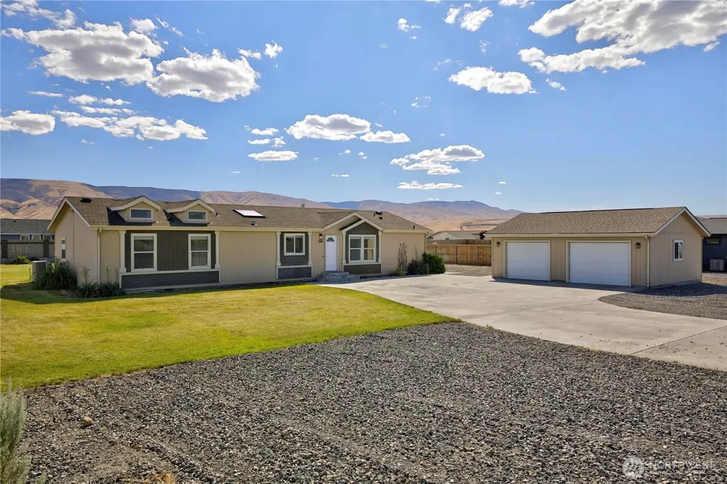 204 Davidson Boulevard SW Mattawa WA 99349