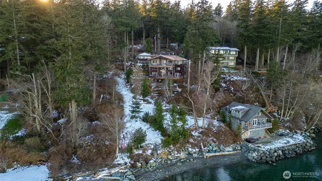 1822 Seacrest Drive Lummi Island WA 98262