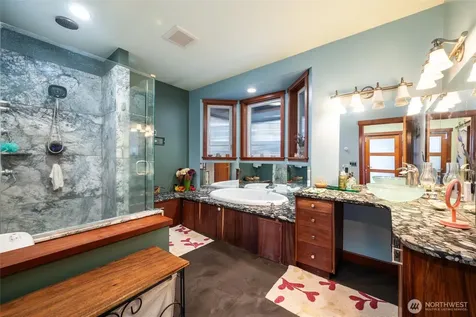 1822 Seacrest Drive Lummi Island WA 98262