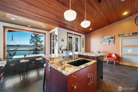 1822 Seacrest Drive Lummi Island WA 98262