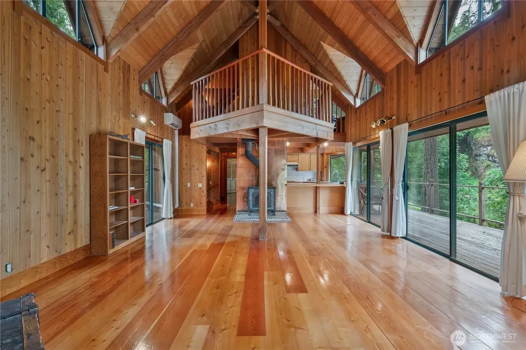 211 Laverne Drive Kalama WA 98625