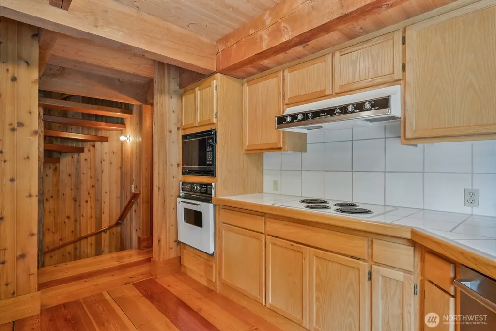 211 Laverne Drive Kalama WA 98625