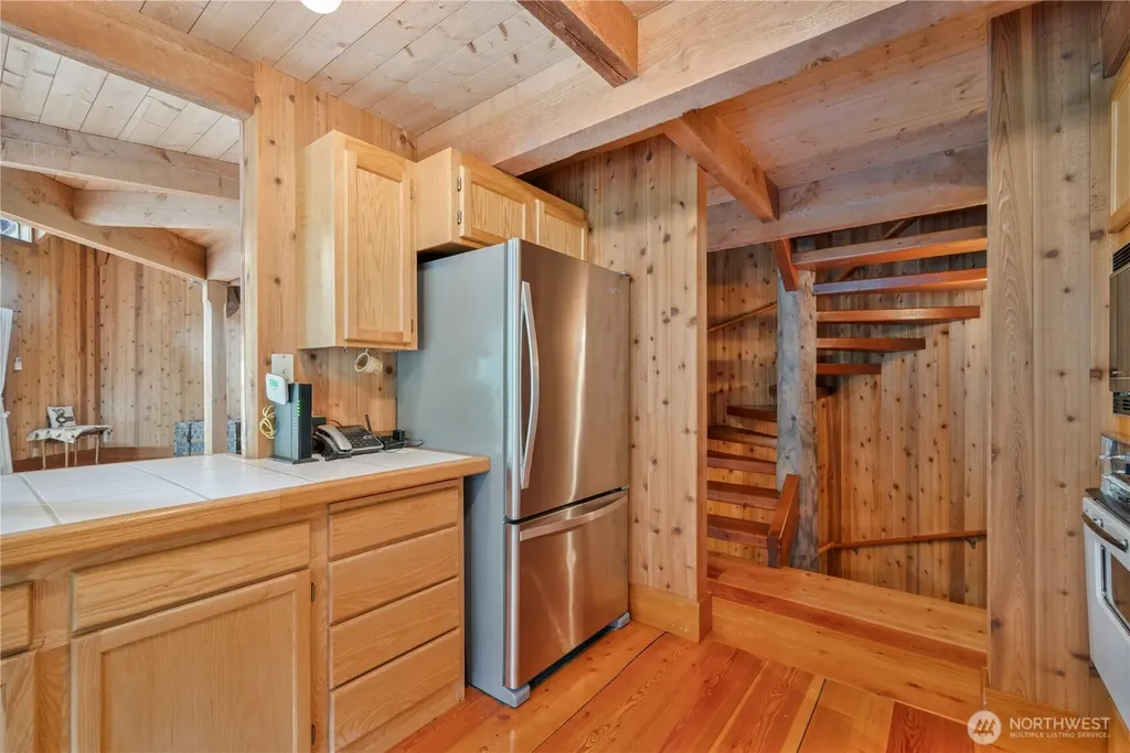 211 Laverne Drive Kalama WA 98625