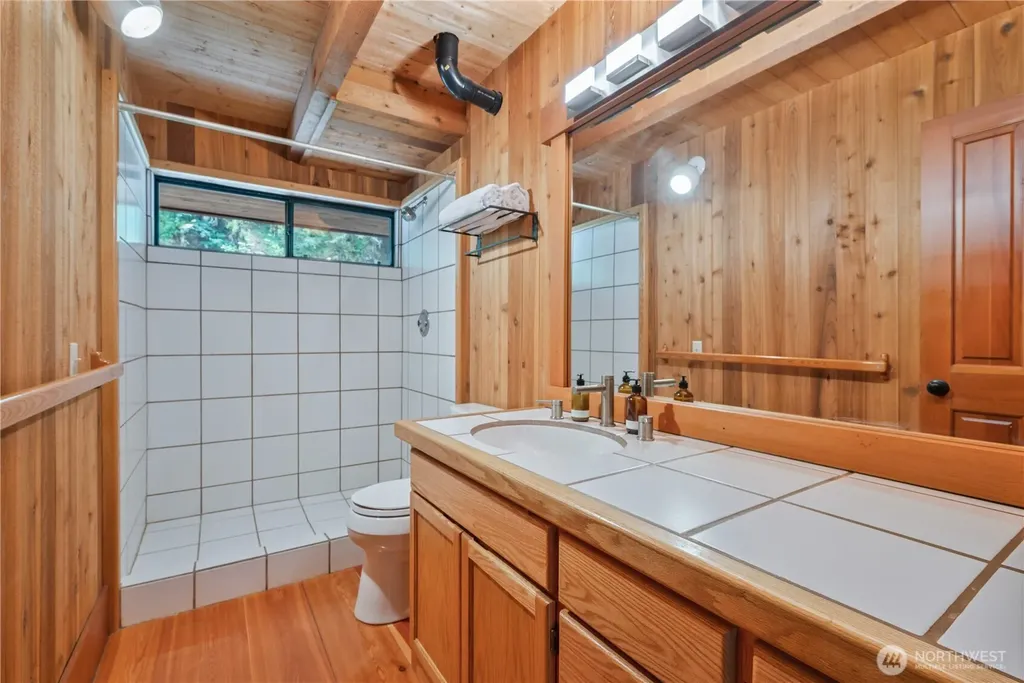 211 Laverne Drive Kalama WA 98625