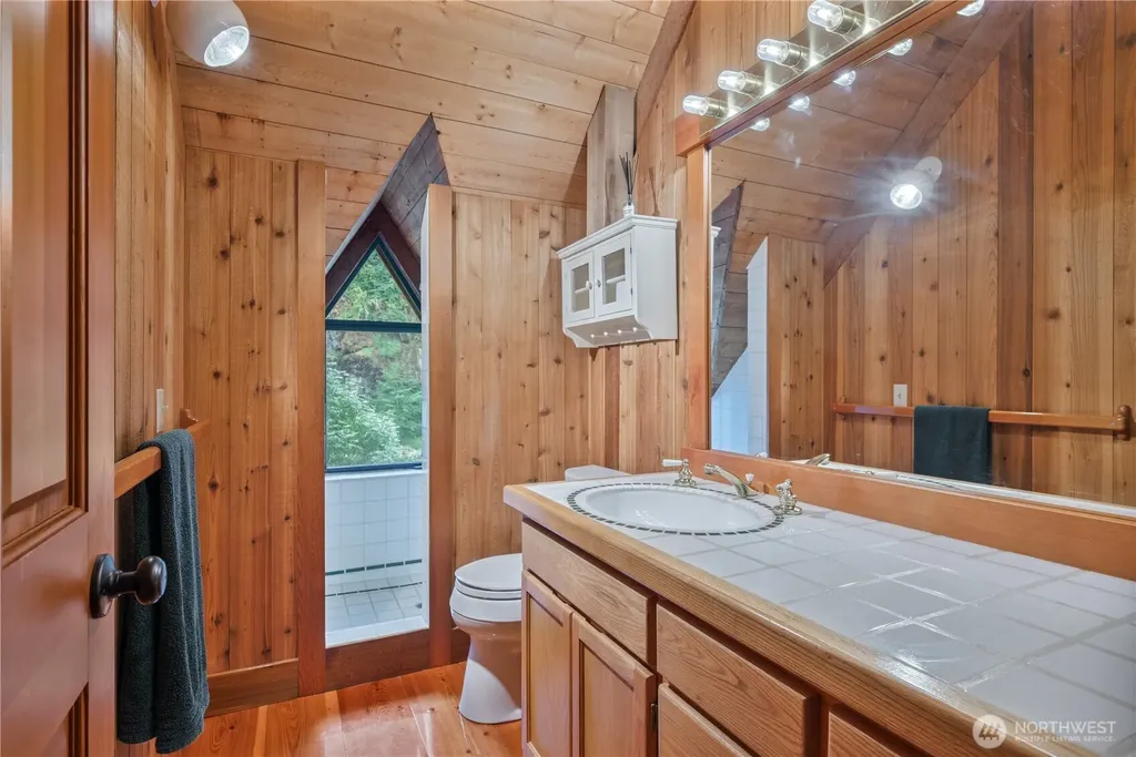 211 Laverne Drive Kalama WA 98625