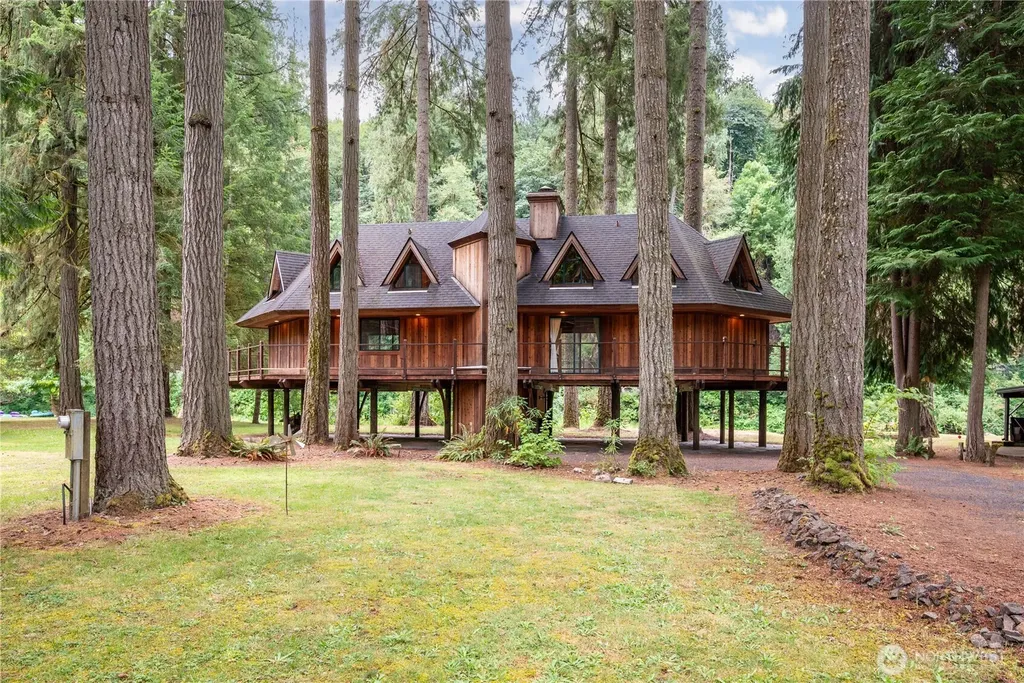 211 Laverne Drive Kalama WA 98625