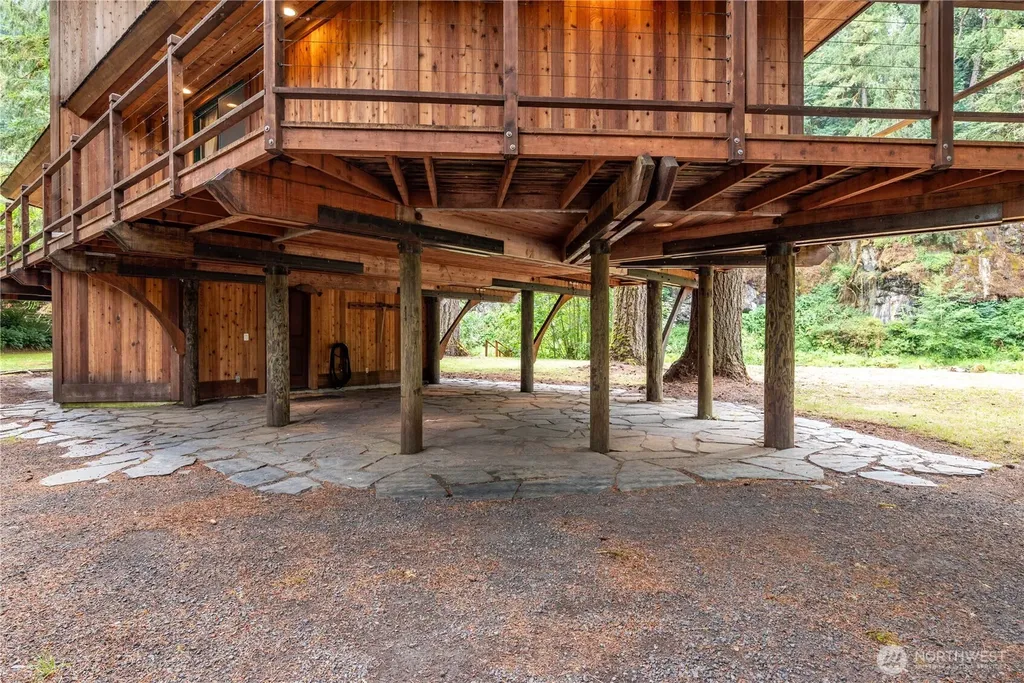 211 Laverne Drive Kalama WA 98625