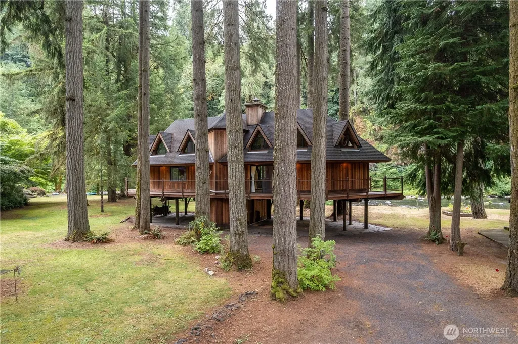 211 Laverne Drive Kalama WA 98625