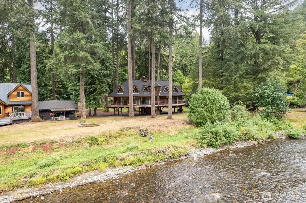 211 Laverne Drive Kalama WA 98625