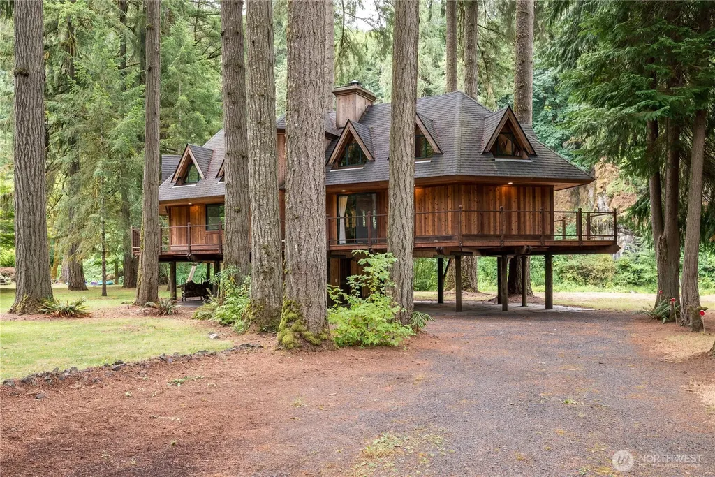 211 Laverne Drive Kalama WA 98625