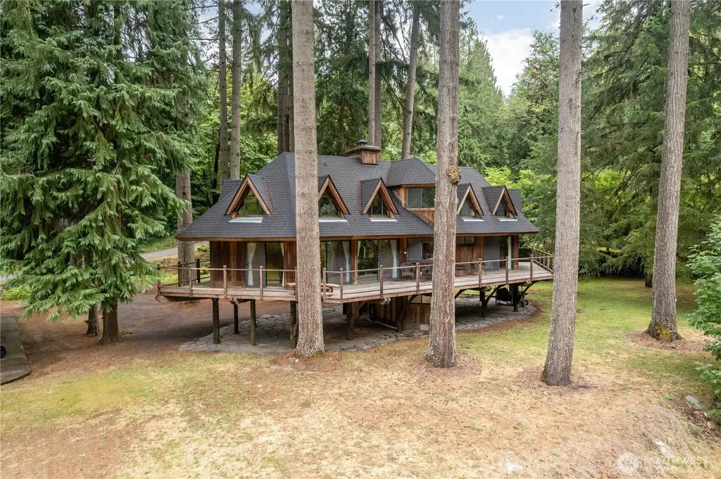 211 Laverne Drive Kalama WA 98625