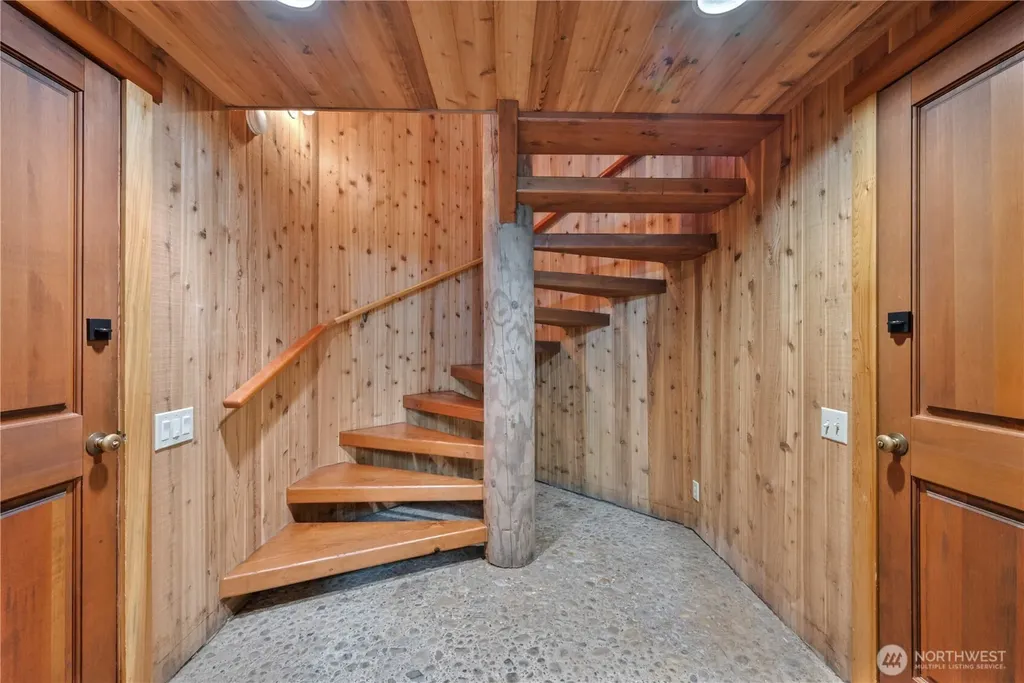 211 Laverne Drive Kalama WA 98625