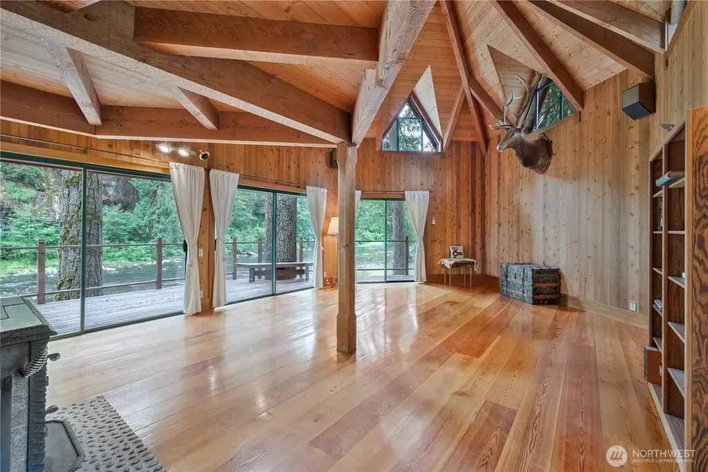 211 Laverne Drive Kalama WA 98625