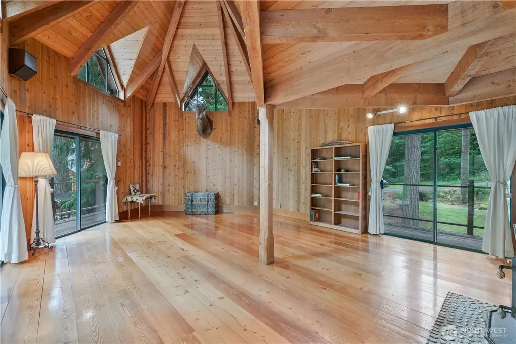 211 Laverne Drive Kalama WA 98625