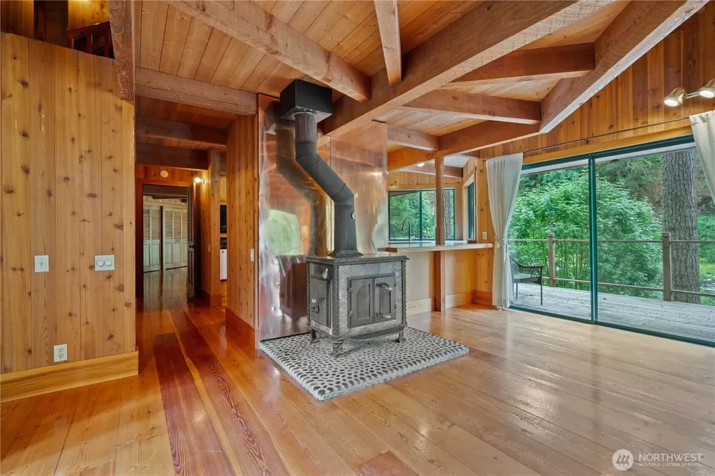 211 Laverne Drive Kalama WA 98625