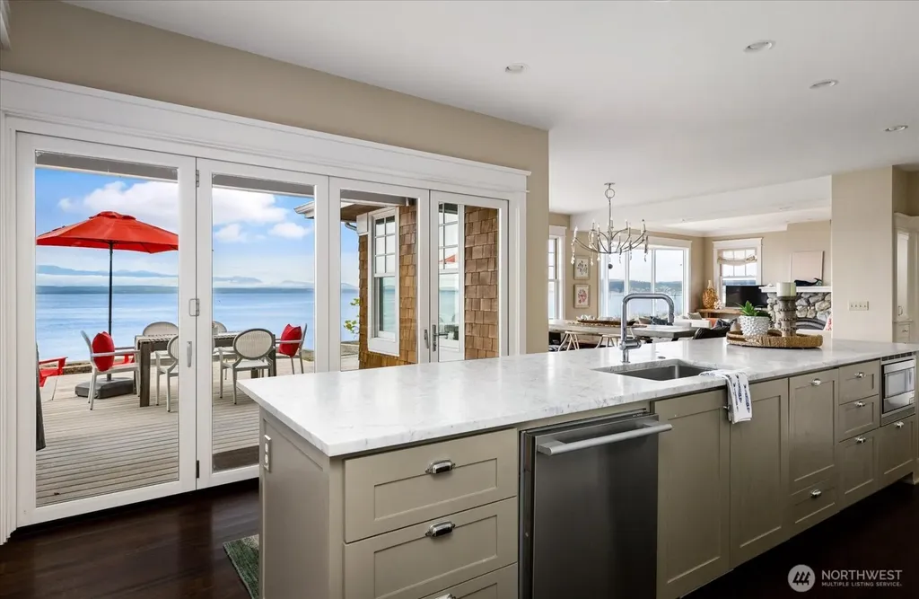 5936 Cedar Street Freeland WA 98249