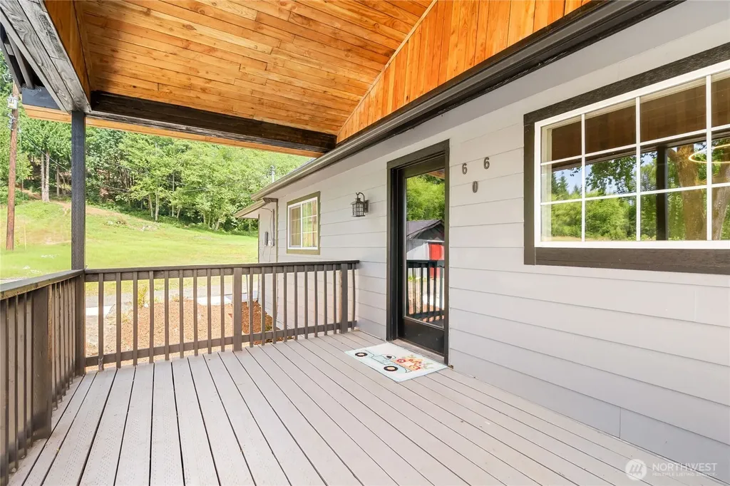 606 N 5th Street Elma WA 98541