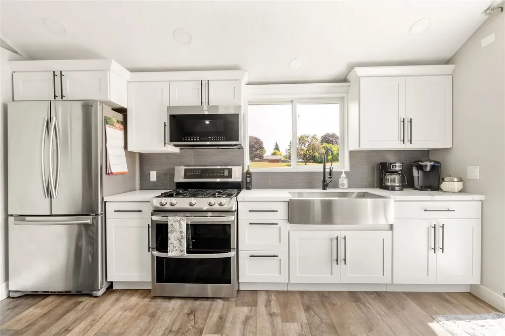 606 N 5th Street Elma WA 98541