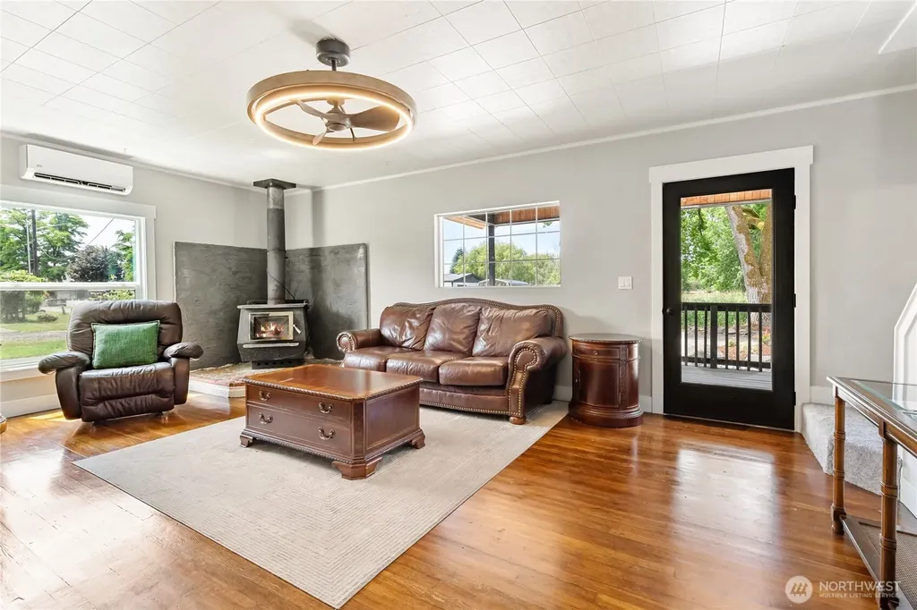 606 N 5th Street Elma WA 98541