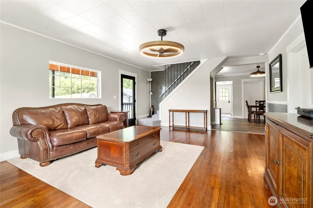 606 N 5th Street Elma WA 98541